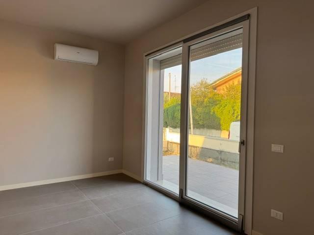 Villa Indipendente in affitto a Suzzara, Mantova