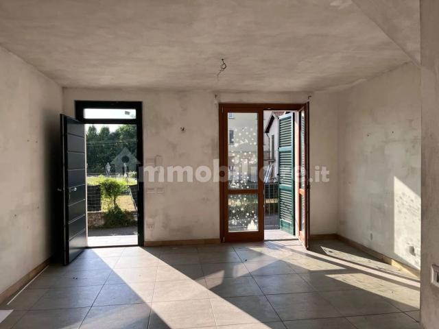 Villa Indipendente in affitto a Acquanera, Como