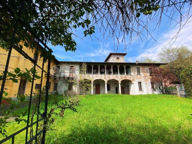 Villa Indipendente in affitto a Comunità Montana Valli del Verbano, Gavirate