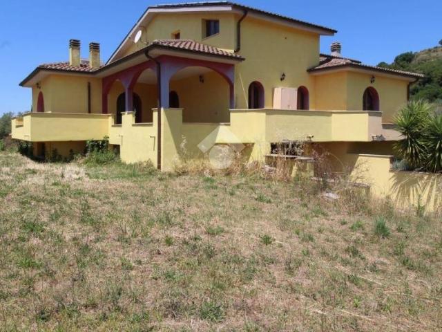 Villa Indipendente in affitto a Collelungo, Casaprota