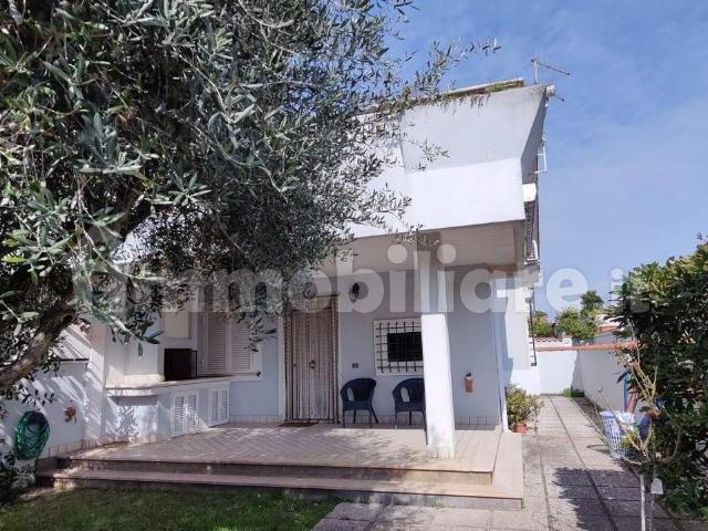 Villa Indipendente in affitto a Colle Romito, Ardea