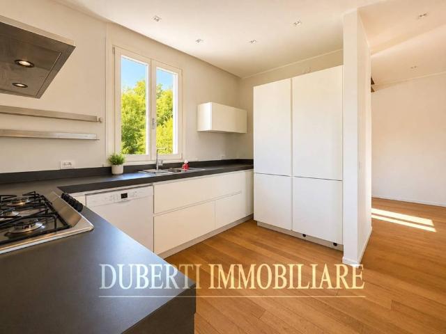 Villa Indipendente in affitto a Varese, Lombardia