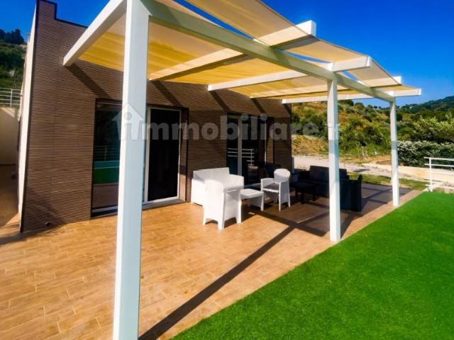 Villa Indipendente in affitto a Unione Comuni Modenesi Area Nord, San Felice Sul Panaro