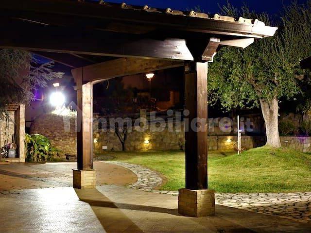 Villa Indipendente in affitto a Carbonia, Sardigna/Sardegna