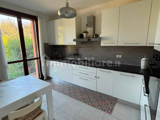 Villa Indipendente in affitto a Pianura Reggiana, Re