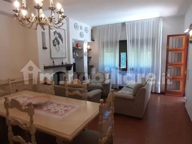 Villa Indipendente in affitto a Roma Imperiale, Forte Dei Marmi