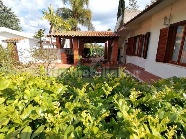 Villa Indipendente in affitto a Lido di Marechiaro, Roma Capitale