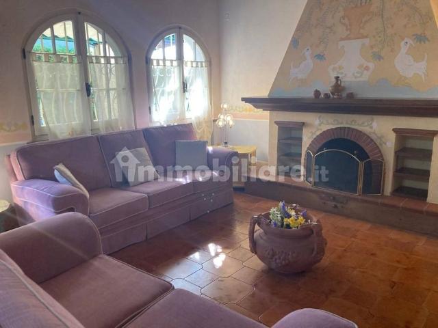 Villa Indipendente in affitto a Roma Imperiale, Forte Dei Marmi
