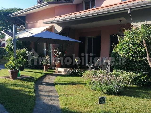 Villa Indipendente in affitto a Montignoso, Toscana