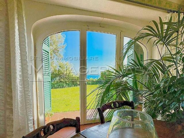 Villa Indipendente in affitto a Vesima, Genova