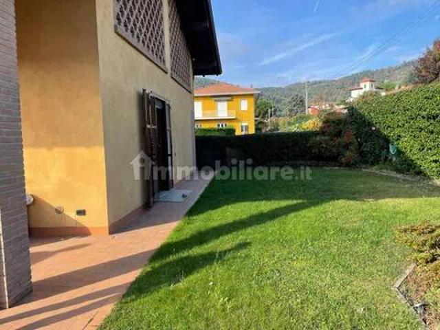 Villa Indipendente in affitto a Comabbio, Lombardia