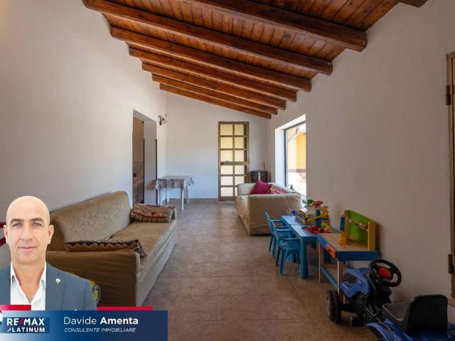 Villa Indipendente in affitto a Melilli, Siracusa