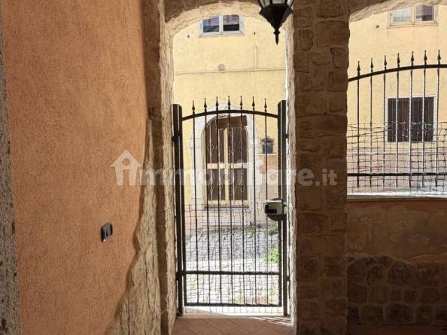 Villa Indipendente in affitto a Castel Di Sangro, Abruzzo