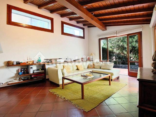 Villa Indipendente in affitto a Torno, Lombardia