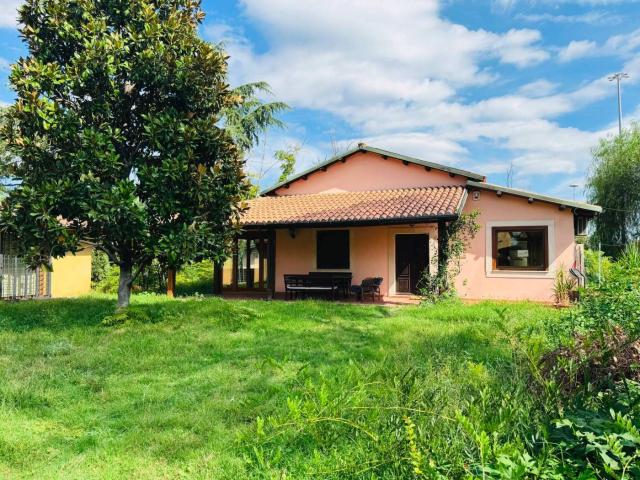 Villa Indipendente in affitto a Torre Angela, Roma