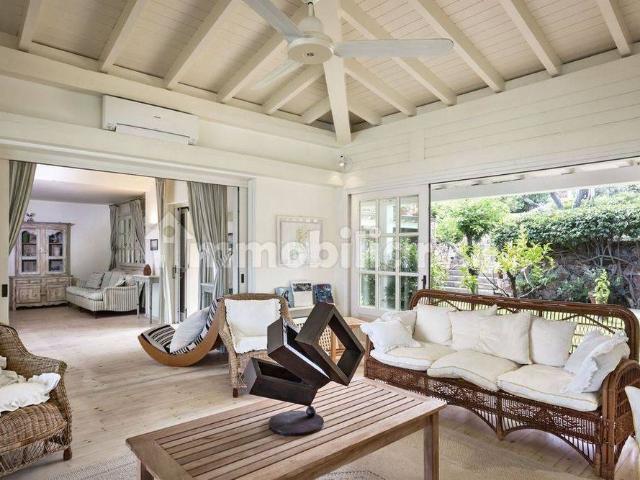 Villa Indipendente in affitto a San Pantaleo, Sardigna/Sardegna