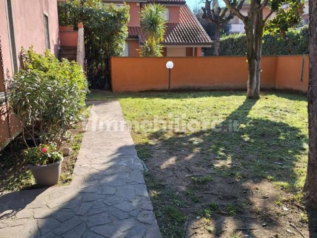 Villa Indipendente in affitto a Fregene, Roma Capitale