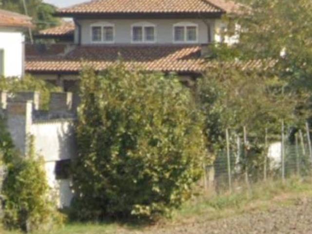 Villa Indipendente in affitto a Cinzano, Piemonte