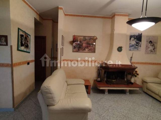 Villa Indipendente in affitto a Roccadaspide, Campania