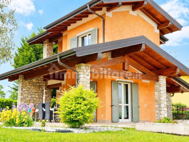 Villa Indipendente in affitto a Moniga del Garda, Brescia