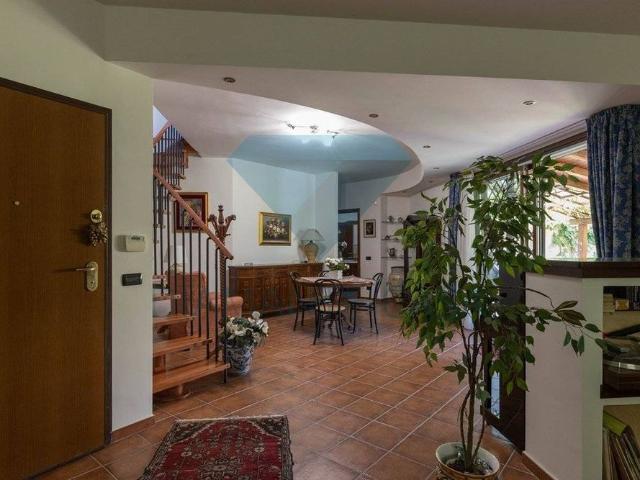 Villa Indipendente in affitto a Viagrande, Sicilia