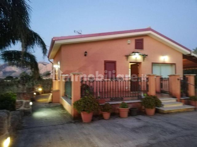 Villa Indipendente in affitto a Carini, Sicilia