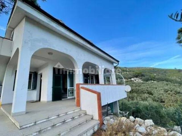 Villa Indipendente in affitto a Spotorno, Liguria