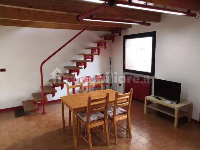 Villa Indipendente in affitto a Comunità montana della valle Camonica, Edolo