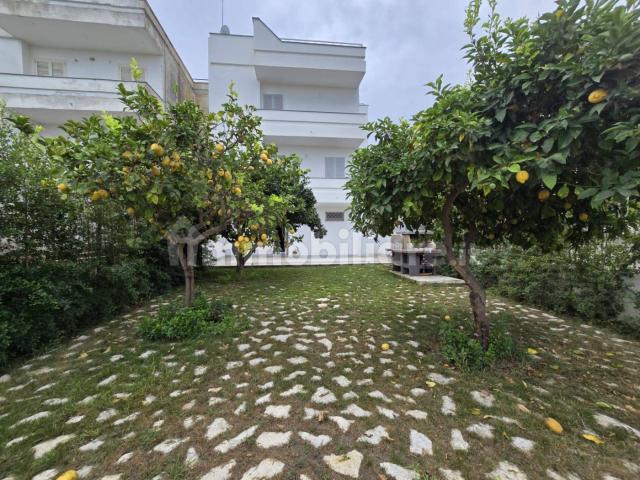 Villa Indipendente in affitto a Pozzuoli, Campania