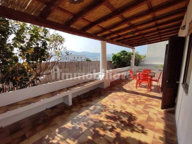 Villa Indipendente in affitto a Santa Marina Salina, Sicilia