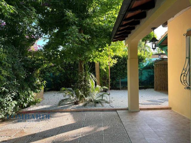 Villa Indipendente in affitto a Caranna, Forte Dei Marmi