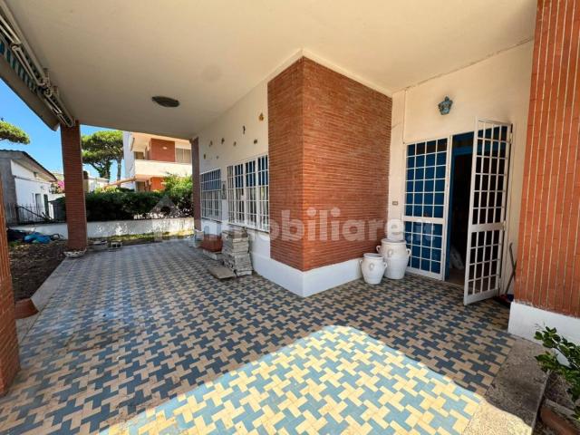 Villa Indipendente in affitto a Lido di Enea, Roma Capitale