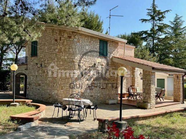 Villa Indipendente in affitto a Puglia, Barletta-andria-trani