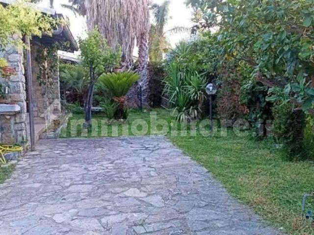 Villa Indipendente in affitto a Campofelice Di Roccella, Sicilia