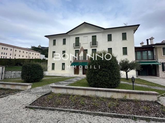 Villa Indipendente in vendita a Pieve del Grappa, Possagno