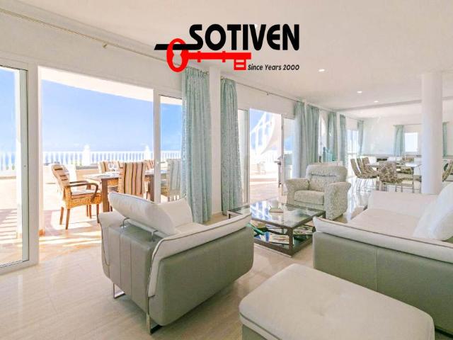 Chalet en venta en Los Olivos, Adeje