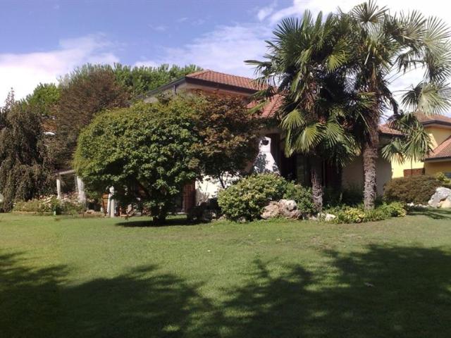 Villa Indipendente in vendita a Passirano, Carnate