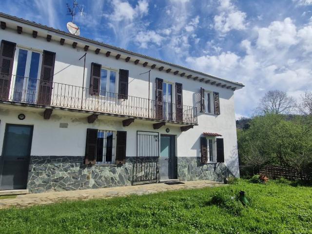 Villa Indipendente in vendita a Dego, Liguria
