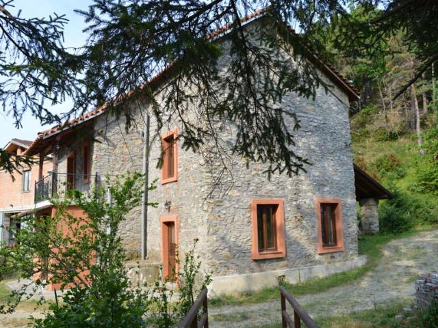 Villa Indipendente in vendita a Giusvalla, Liguria