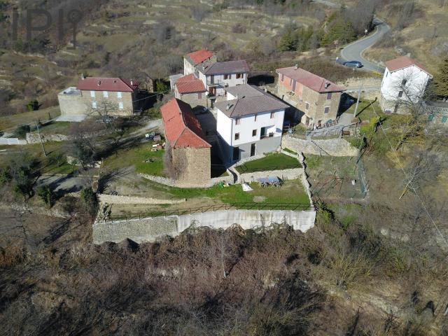 Villa Indipendente in vendita a Piemonte, Asti