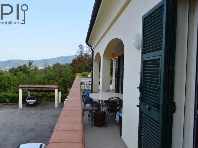 Villa Indipendente in vendita a Cisano Sul Neva, Liguria