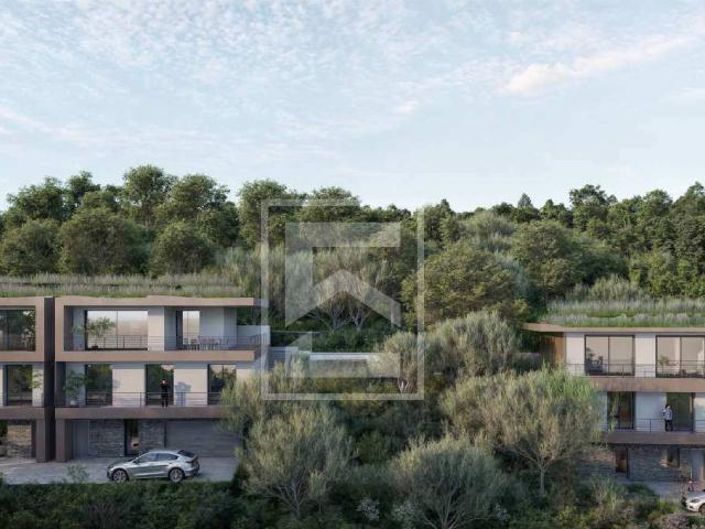 Villa Indipendente in vendita a Padenghe Sul Garda, Brescia