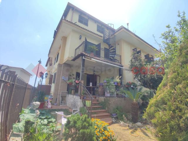 Villa Indipendente in vendita a Astroni, Pianura