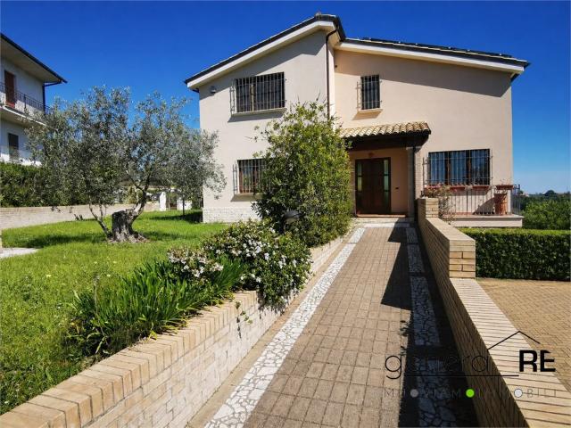 Villa Indipendente in vendita a Torrevecchia Teatina, Abruzzo