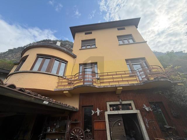 Einfamilienhaus kaufen in Mendrisio, Tessin