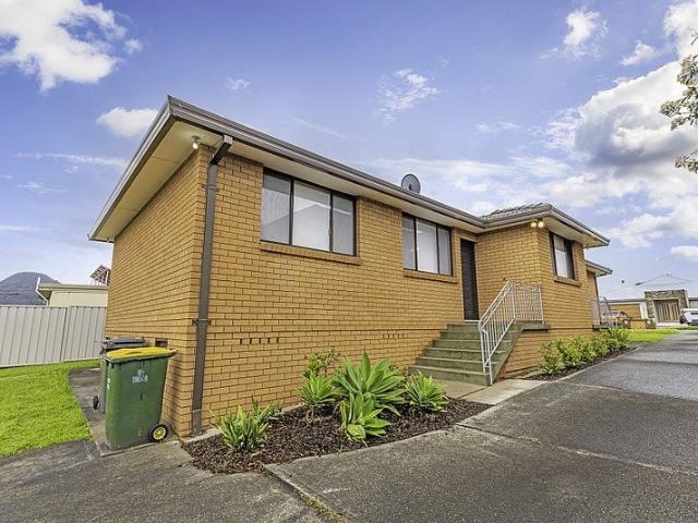Villa for rent in Wollongong West, New South Wales