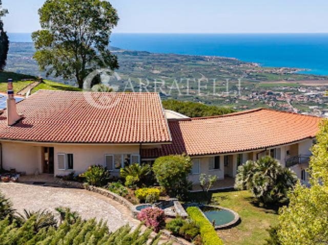 Villa for sale