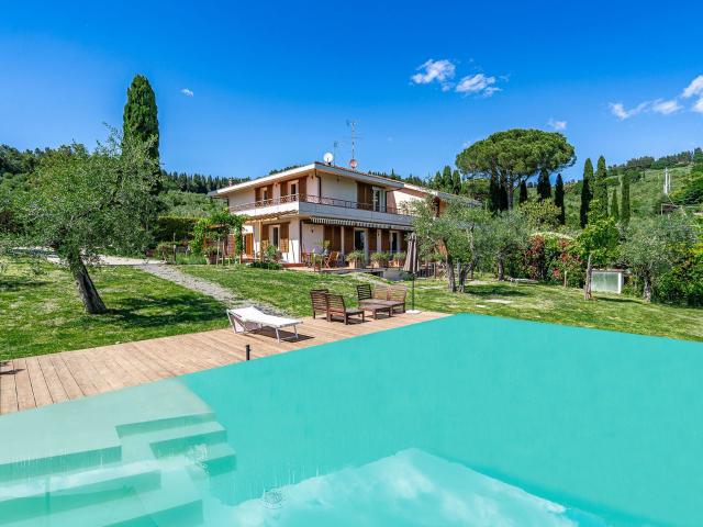 Villa Indipendente in vendita a Firenze
