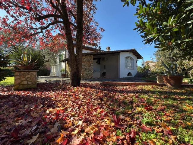 Villa Indipendente in vendita a Colombiera-Molicciara, Castelnuovo Magra
