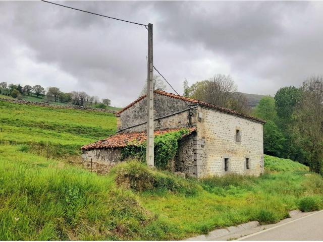 Casa en venta en Villacarriedo, Cantabria